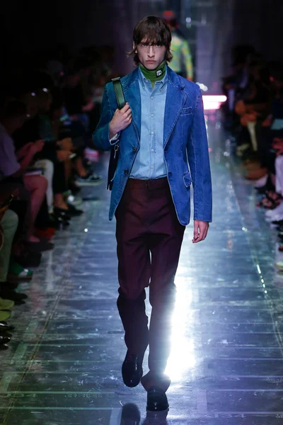 Look 12